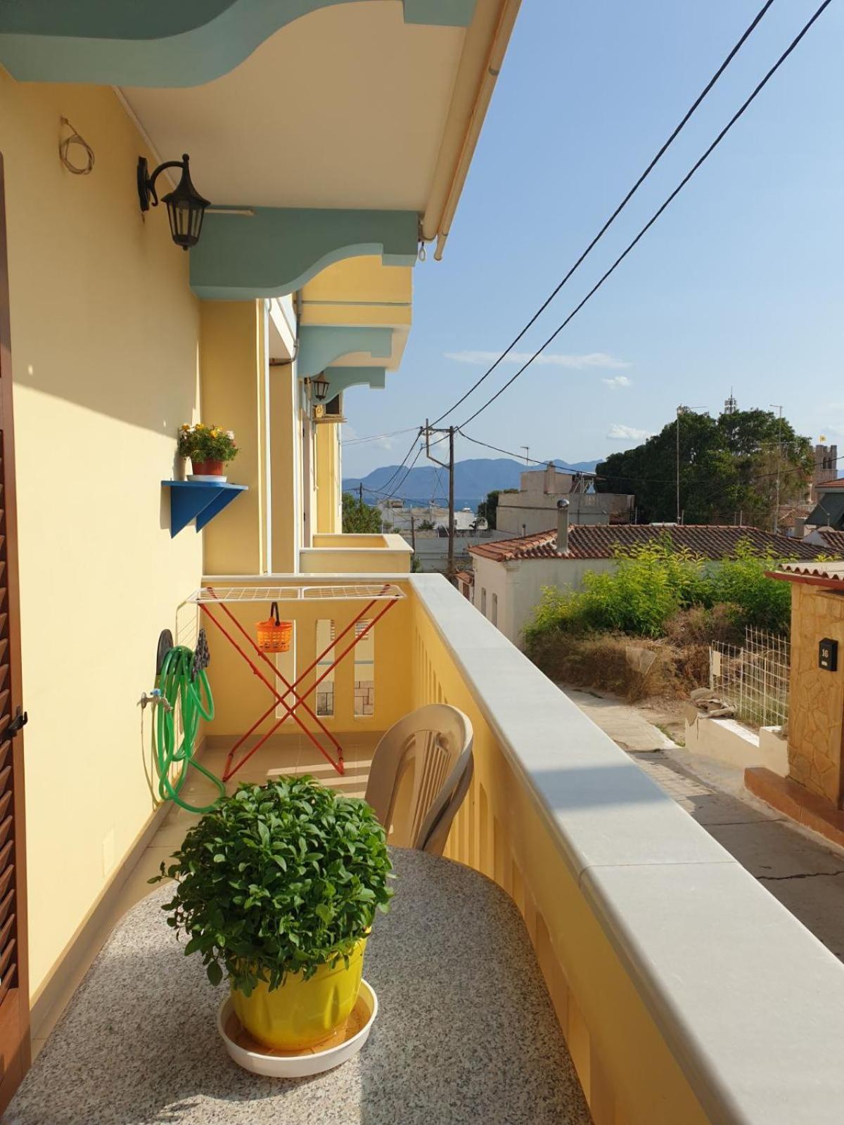 Apartamento Beautiful House In Aegina Exterior foto